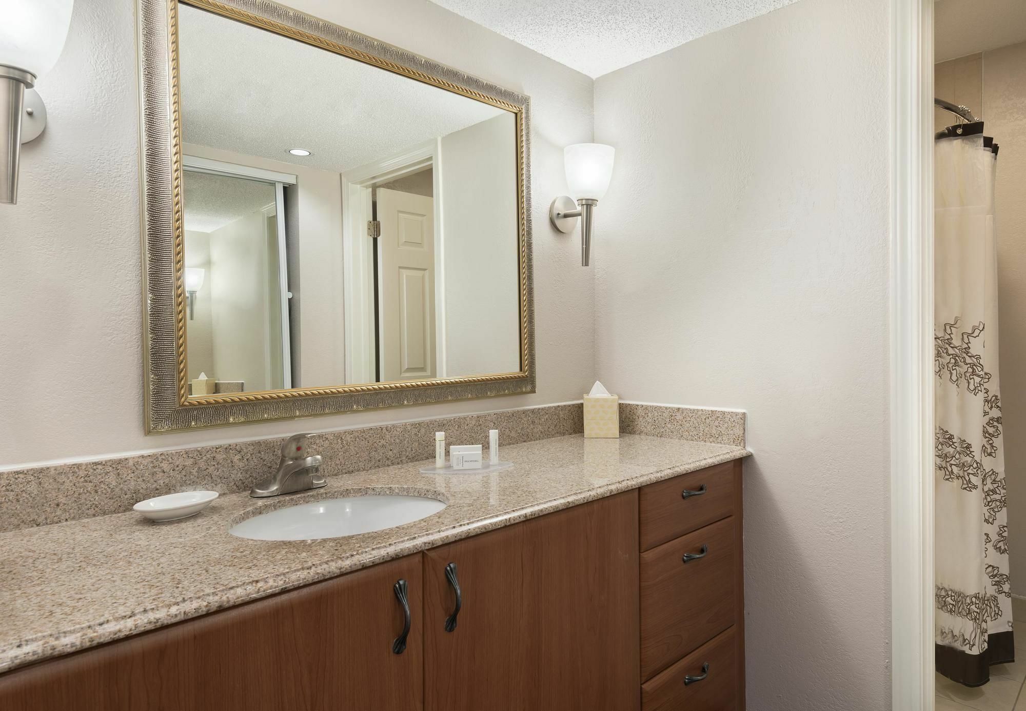 Hotel Vivo Living Charlotte Extérieur photo